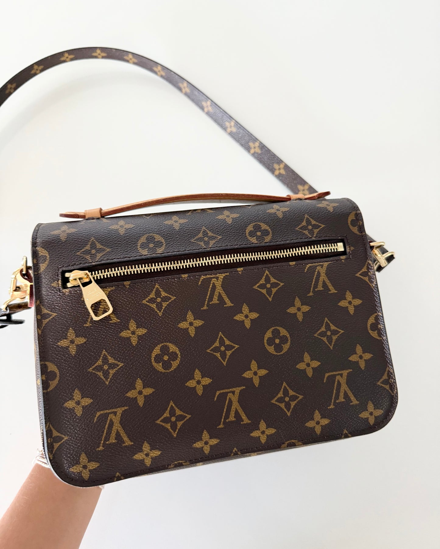 Louis Vuitton Monogram Pochette Metis