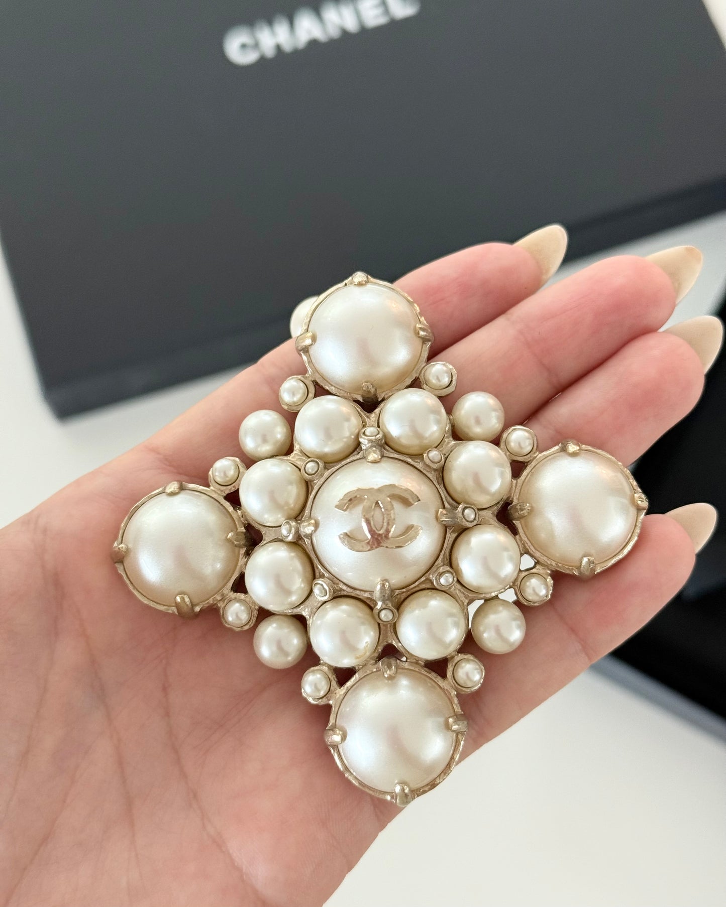 Chanel RARE Gold Metal Glass Pearl Medallion Necklace