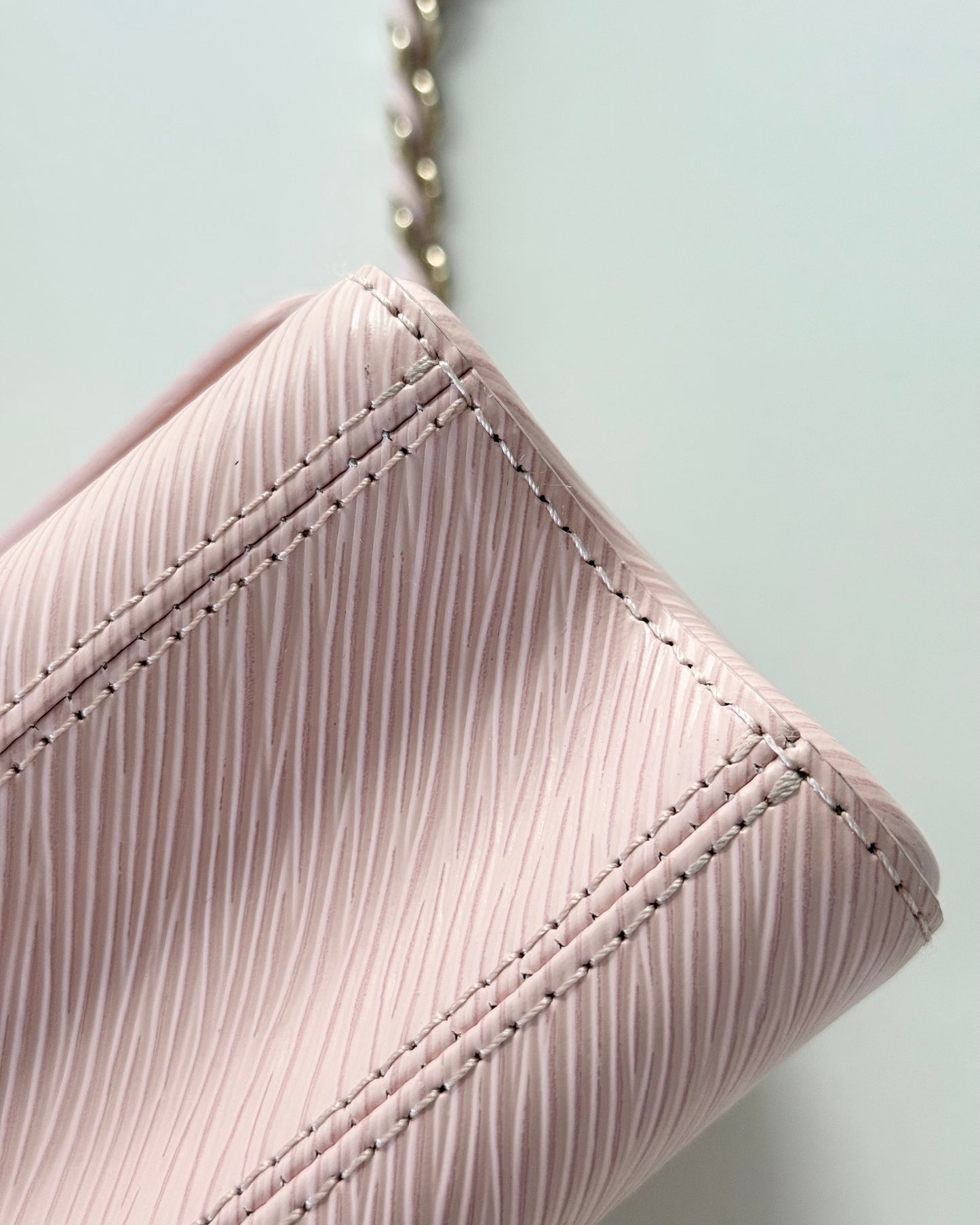 Louis Vuitton LIMITED Rose Jasmine Epi Leather Enamel Wave Twist PM
