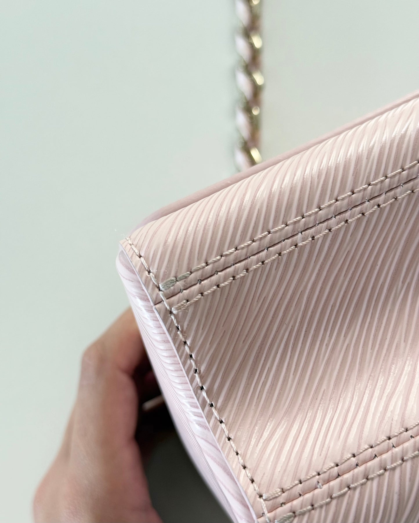 Louis Vuitton LIMITED Rose Jasmine Epi Leather Enamel Wave Twist PM