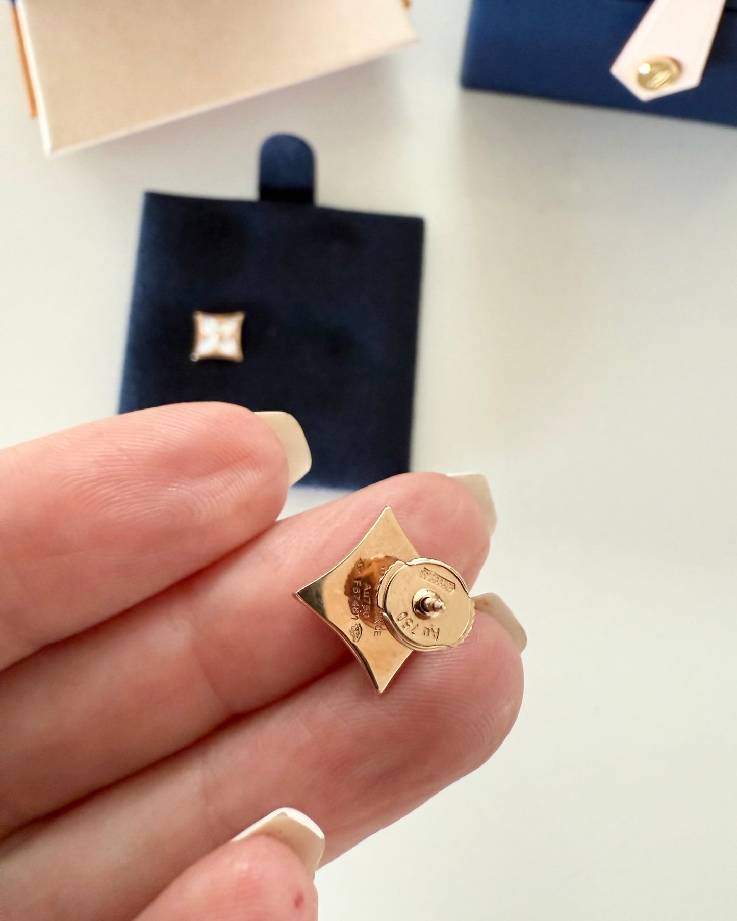 Louis Vuitton Color Blossom BB Star Ear Stud, Pink Gold and White Mother-of-Pearl