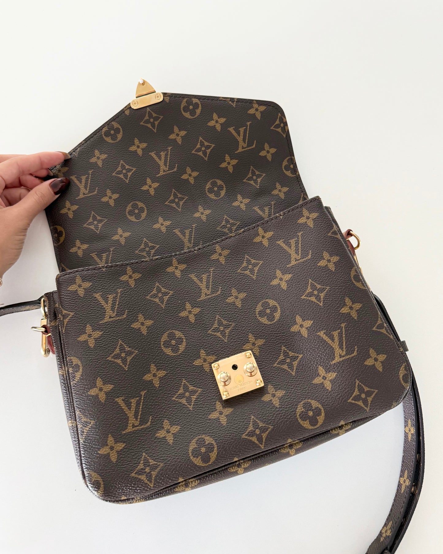 Louis Vuitton Monogram Pochette Metis