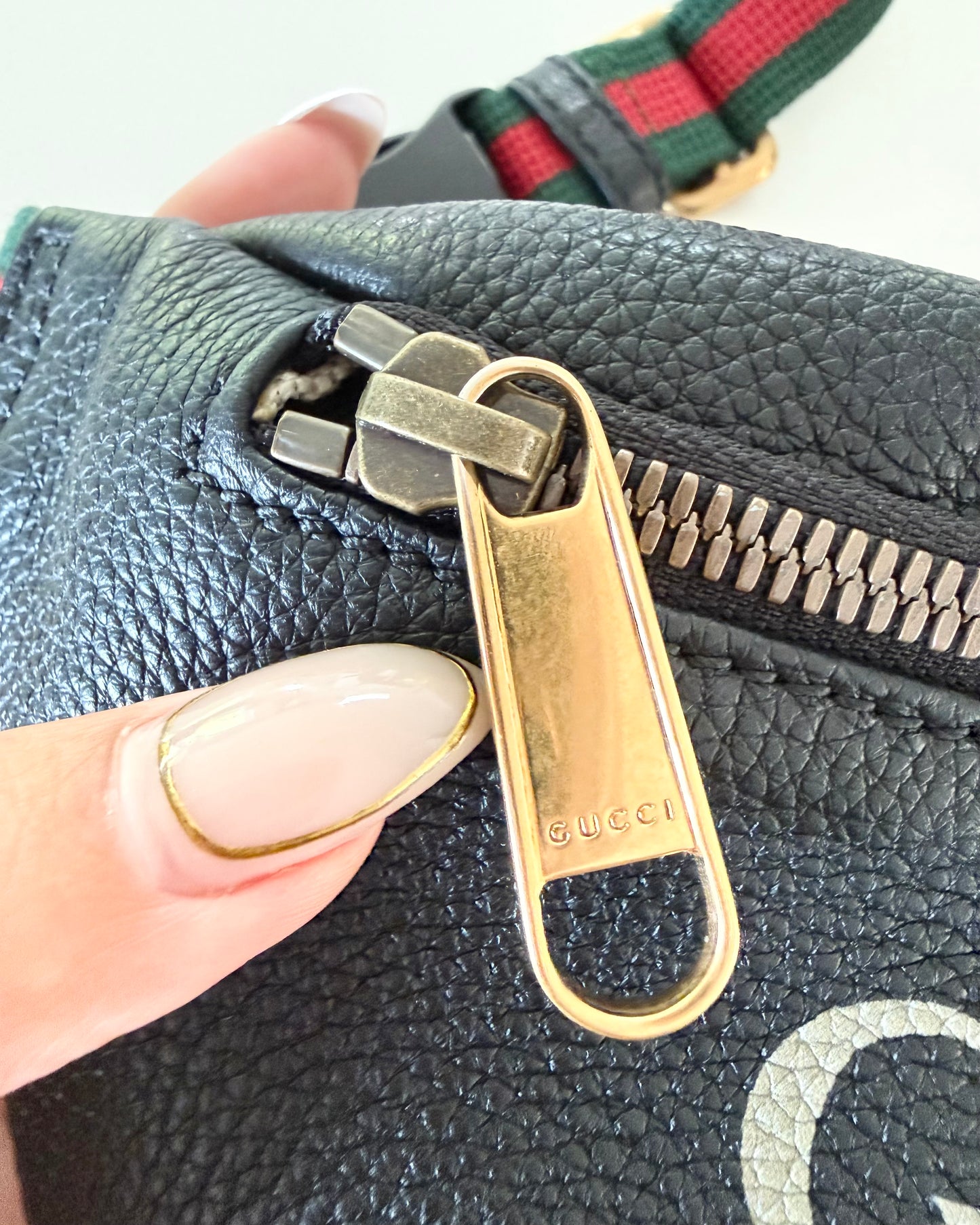 Gucci Black Leather Small Logo Belt Bag