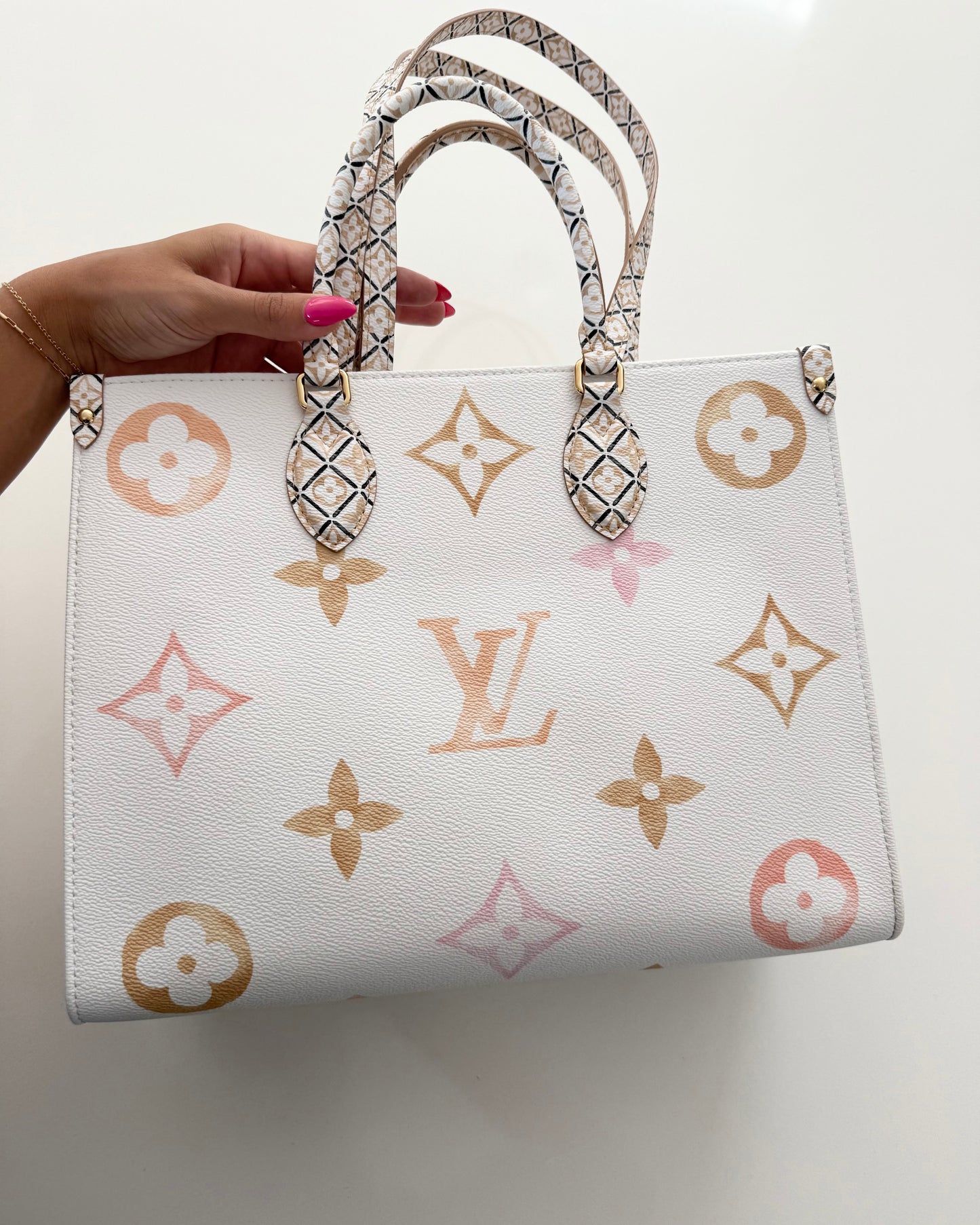 Louis Vuitton Limited Edition Canvas By the Pool 2.0 Onthego MM