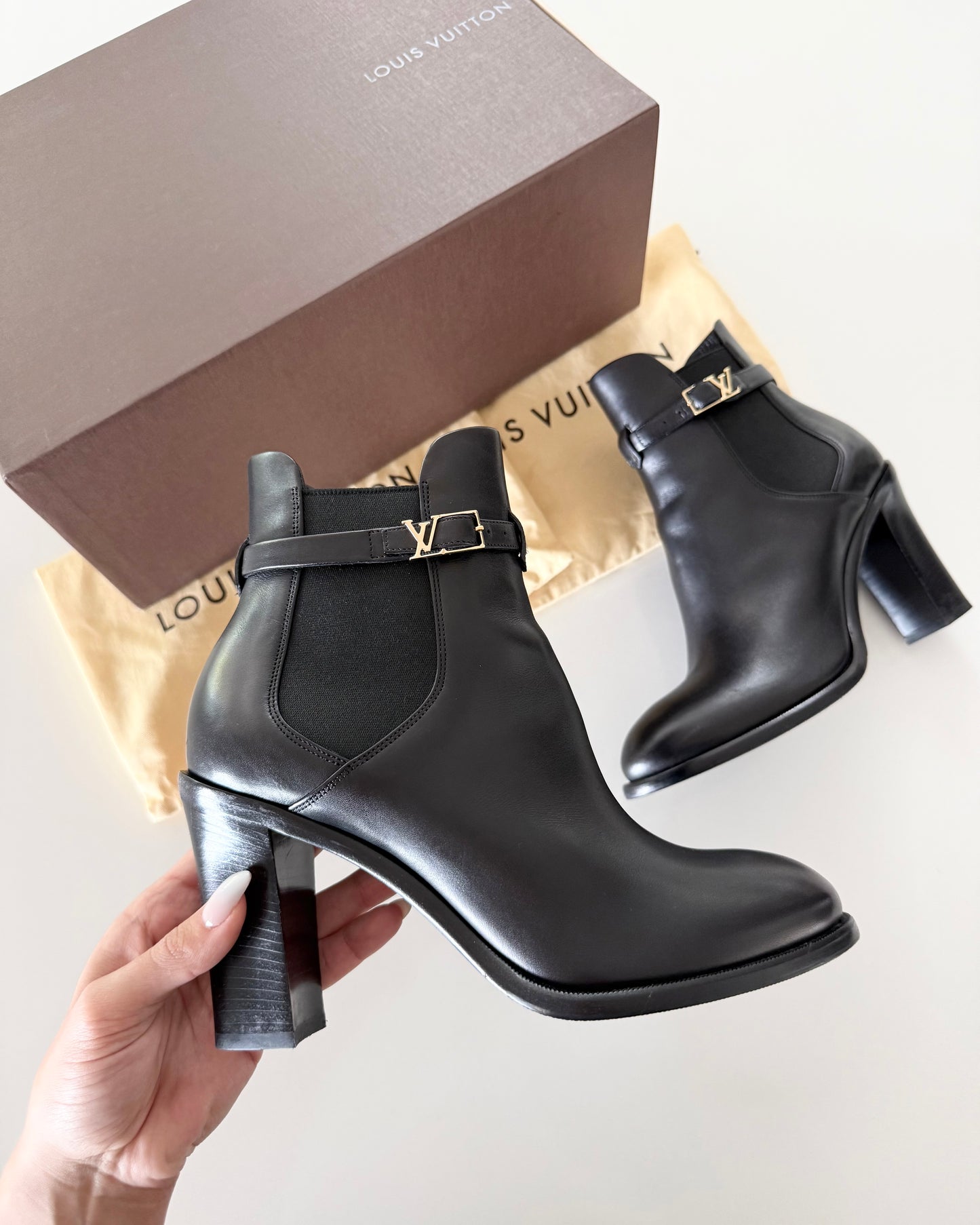 Louis Vuitton Black Leather Heeled Boots Size 38.5