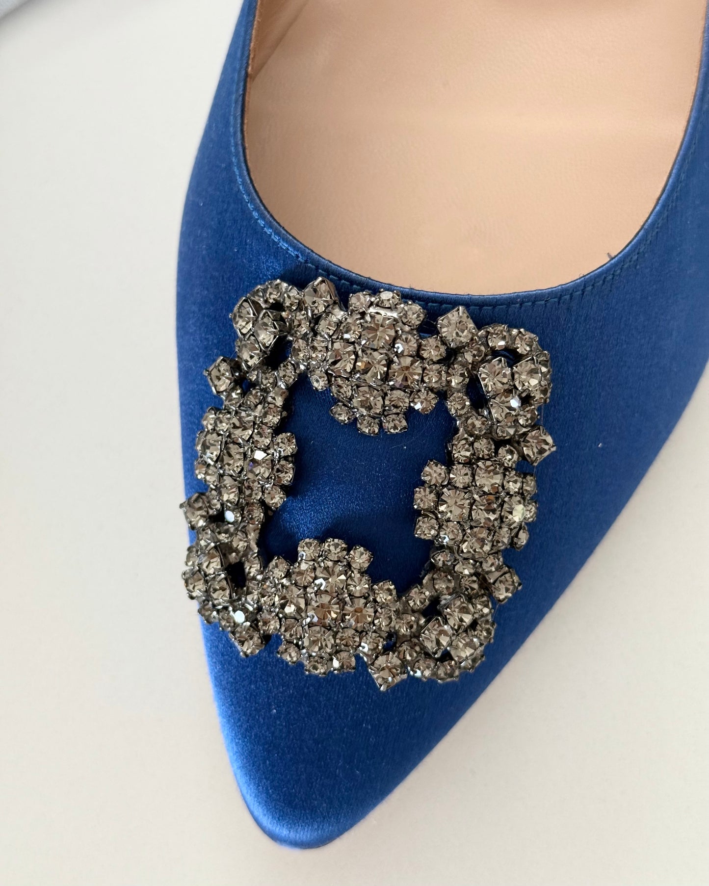 Manolo Blahnik HANGISIFLAT Satin Blue Flats size 41