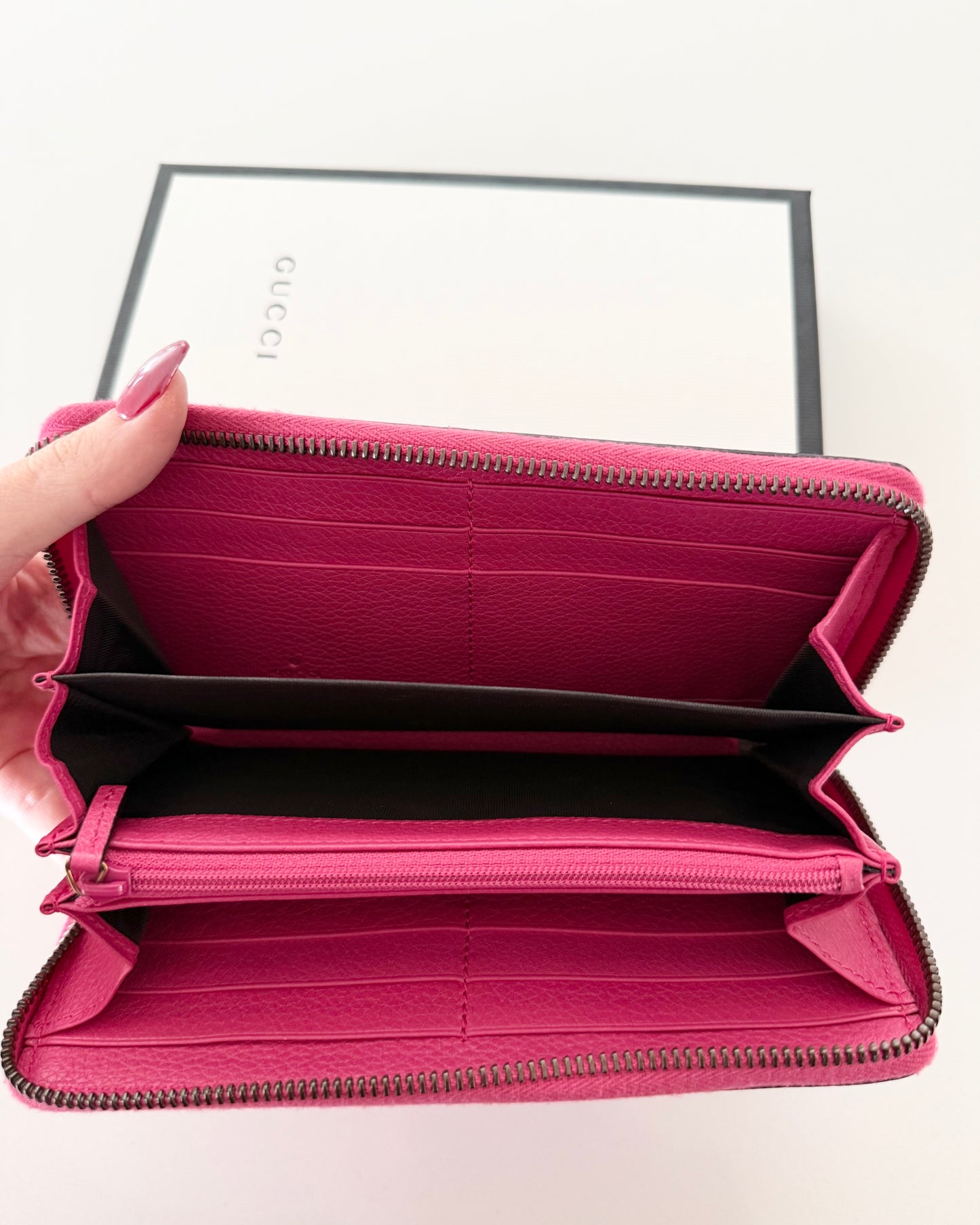 Gucci Pink Leather Logo Print Zip Wallet