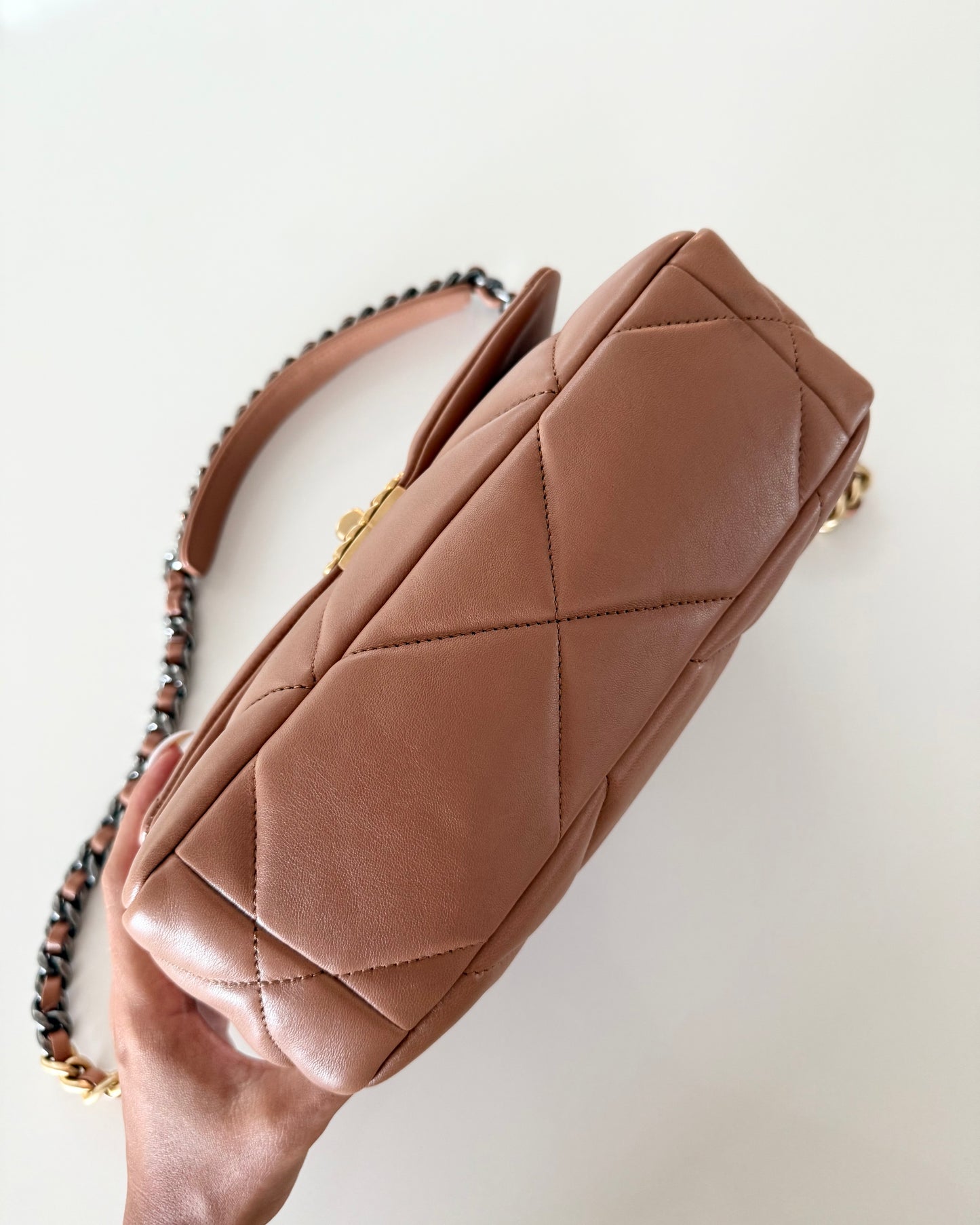 Chanel Carmel Medium 19