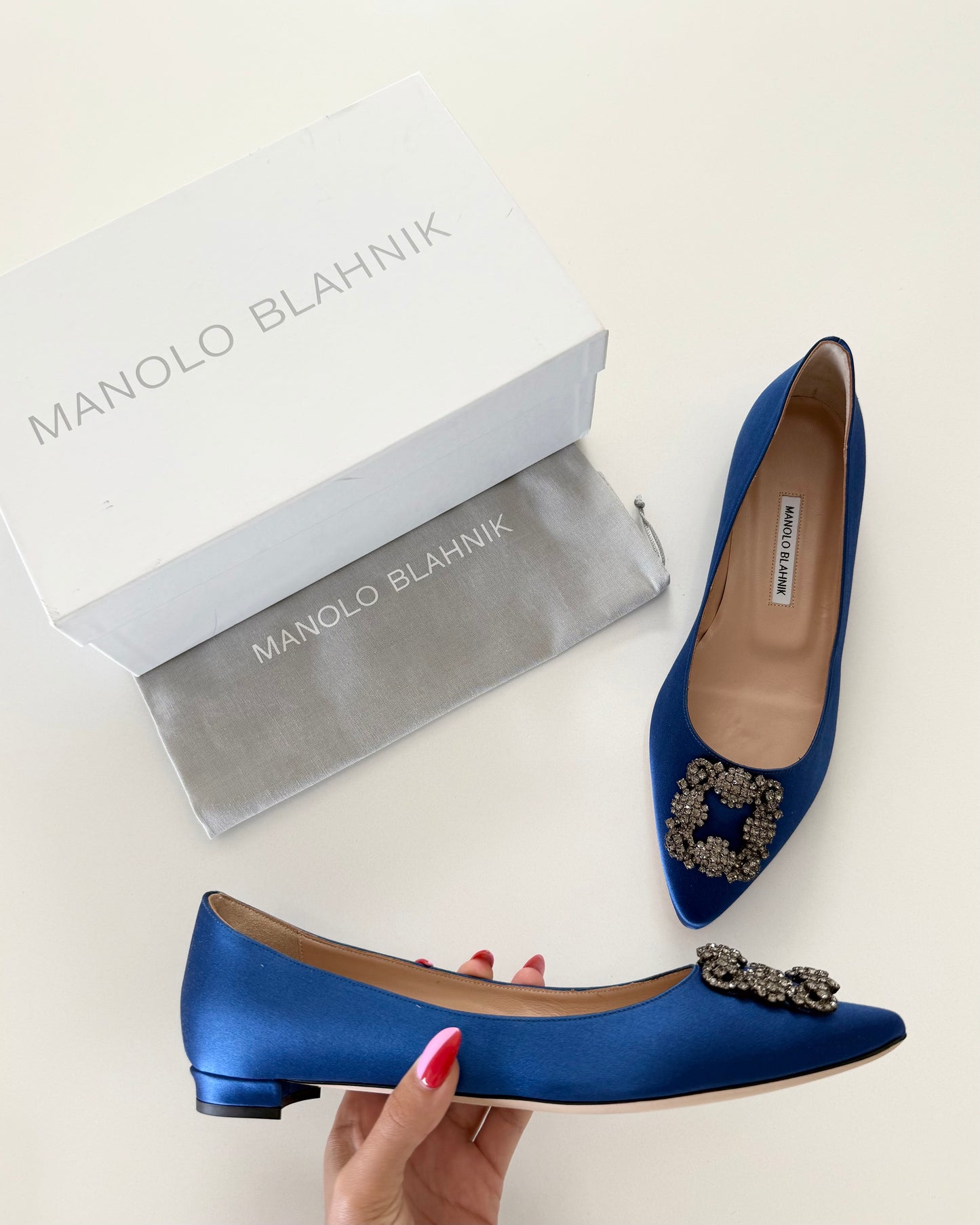 Manolo Blahnik HANGISIFLAT Satin Blue Flats size 41