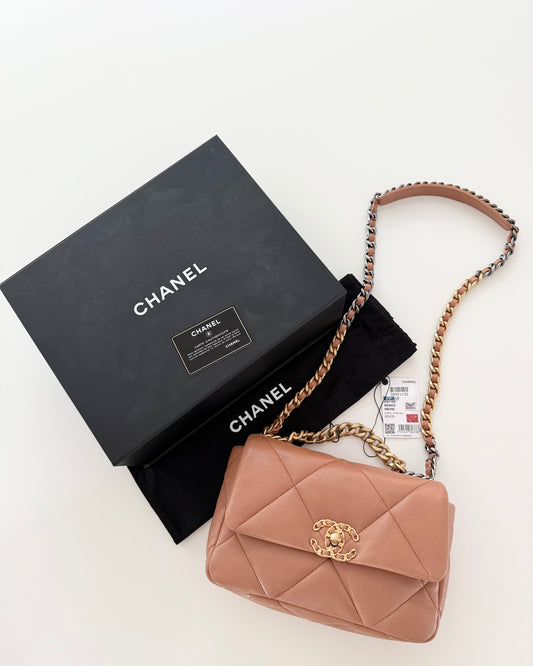Chanel Carmel Medium 19