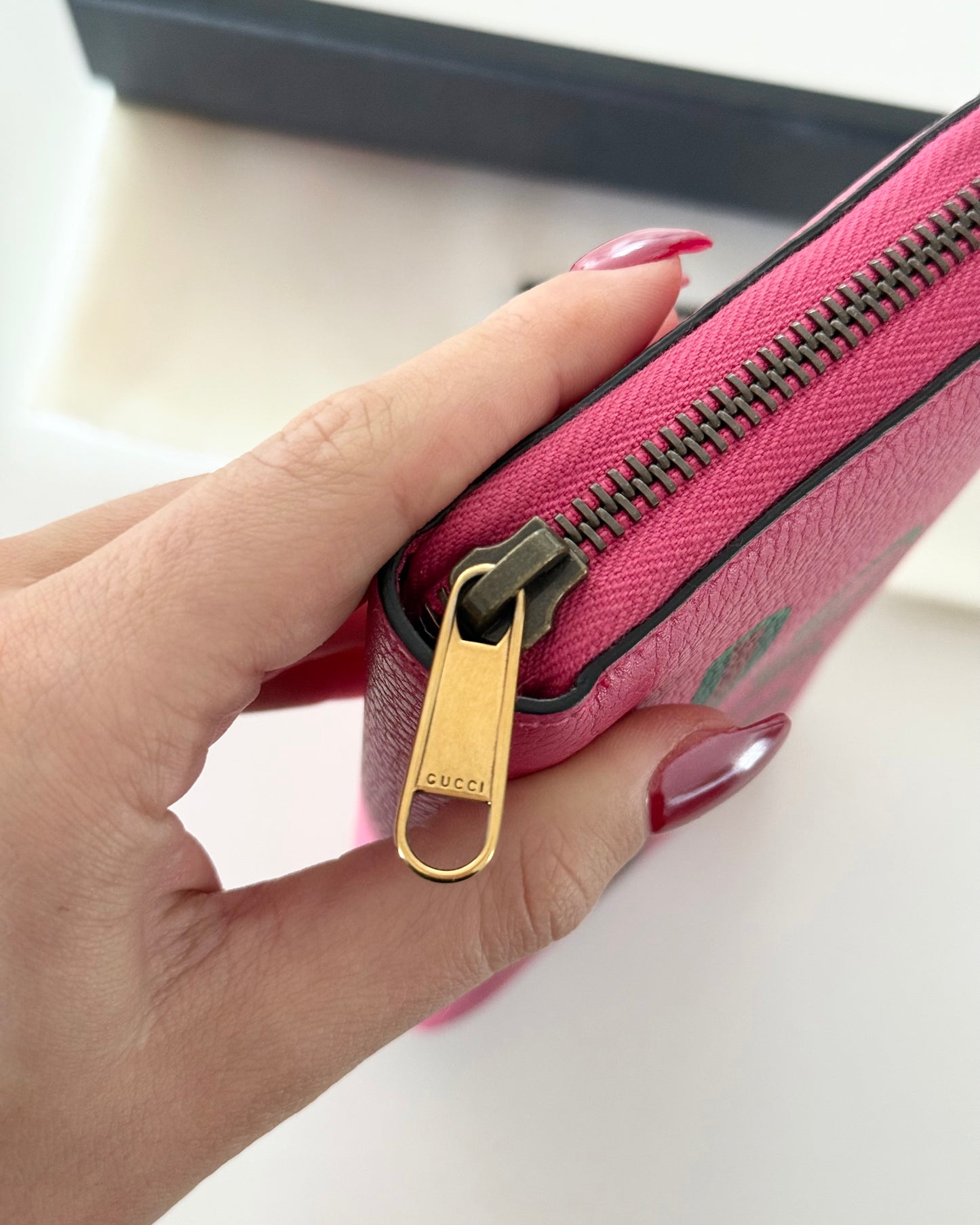 Gucci Pink Leather Logo Print Zip Wallet