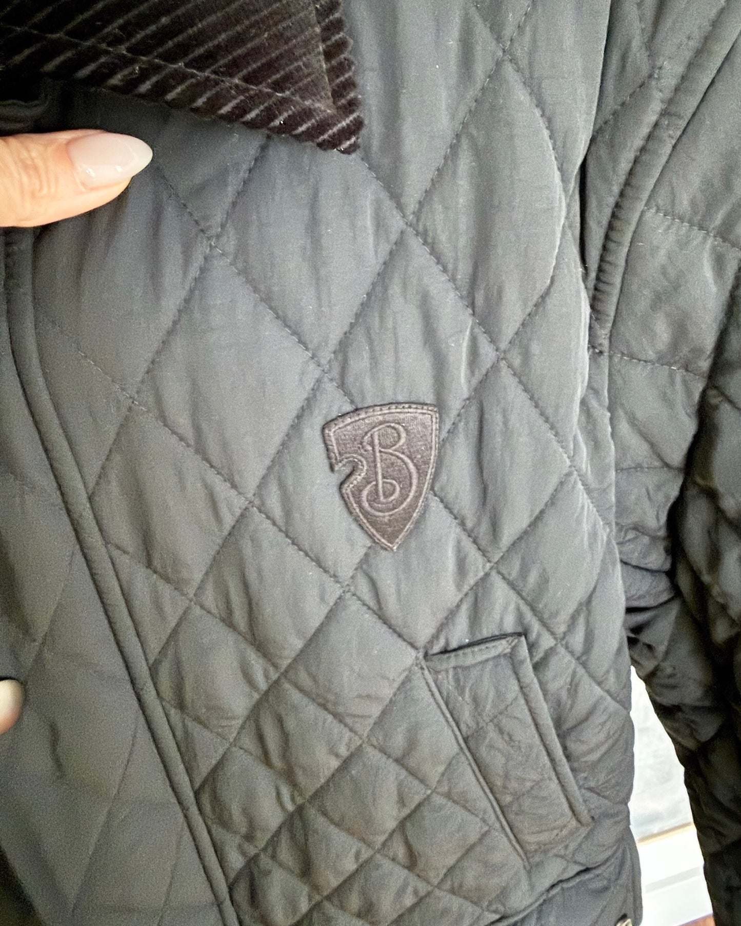 Burberry Black Quilted Nylon Barn Jacket size XS