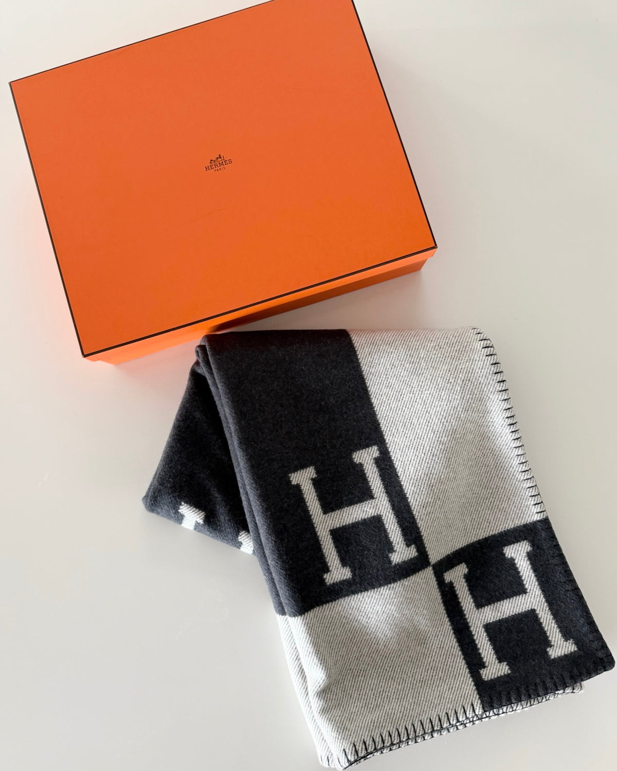 Hermes Grey/Beige Wool and Cashmere Avalon Throw Blanket