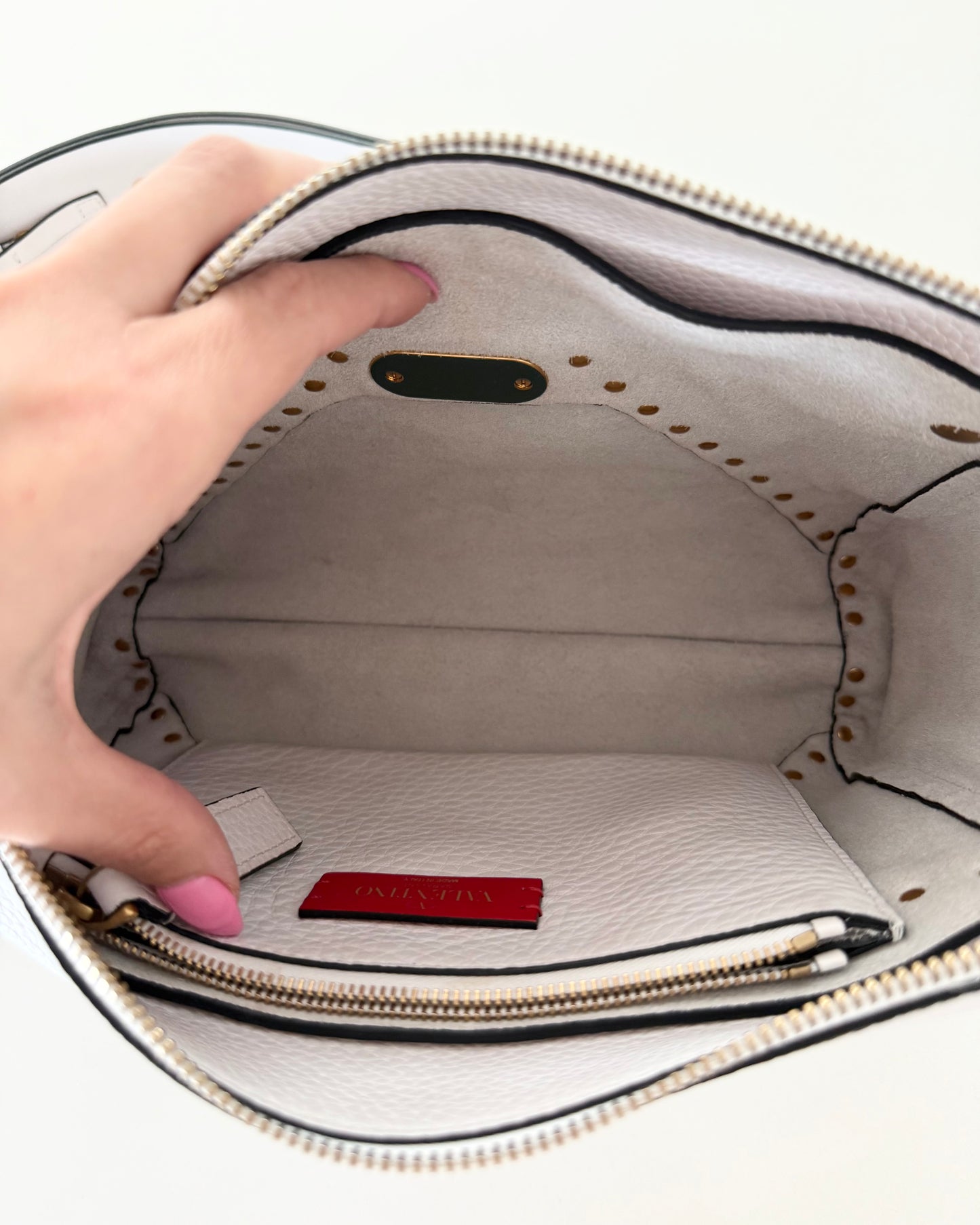 Valentino White Grainy Leather Rockstud Hype Bag