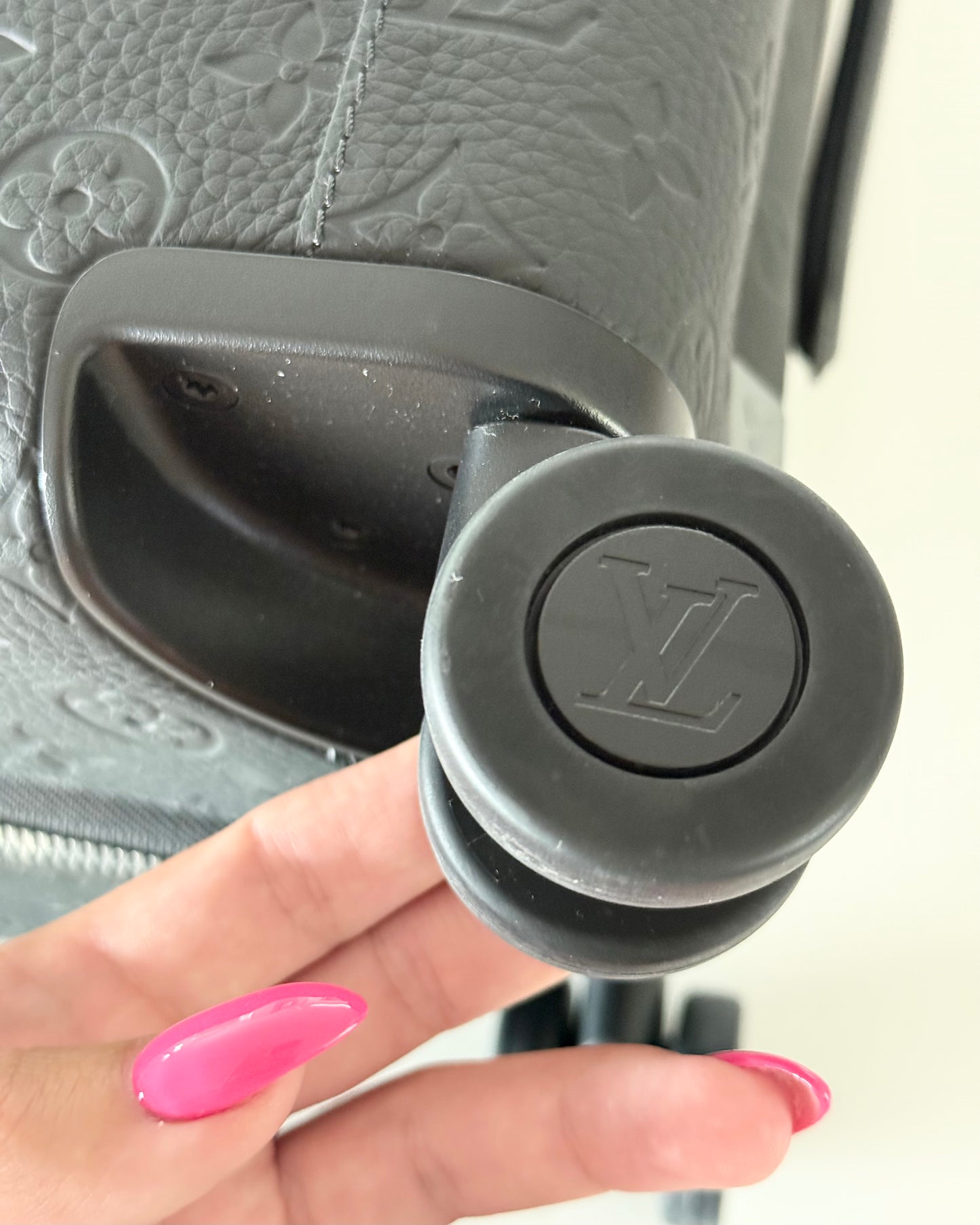 Louis Vuitton Black Empreinte Leather Horizon 55 Carry On Rolling Luggage