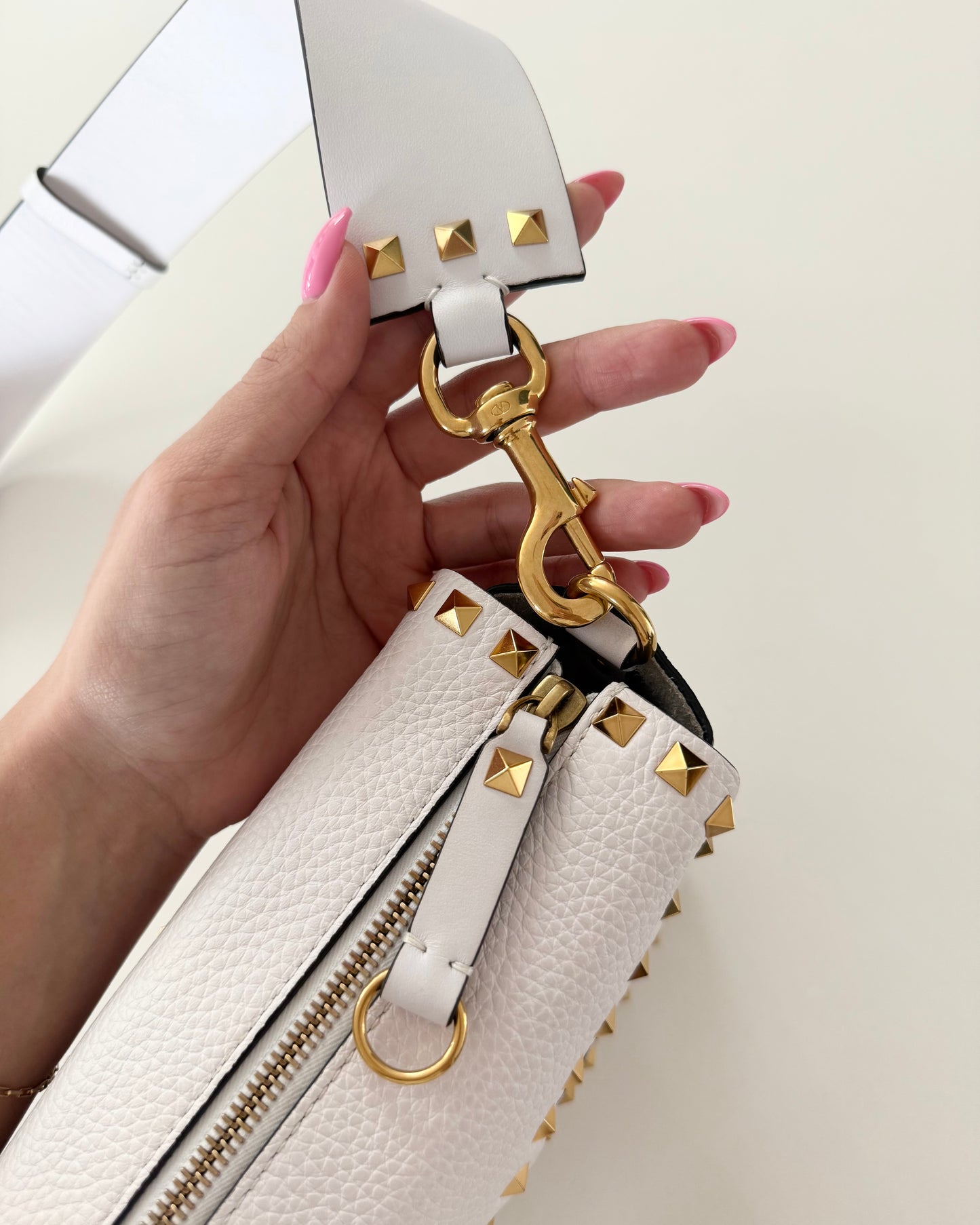 Valentino White Grainy Leather Rockstud Hype Bag
