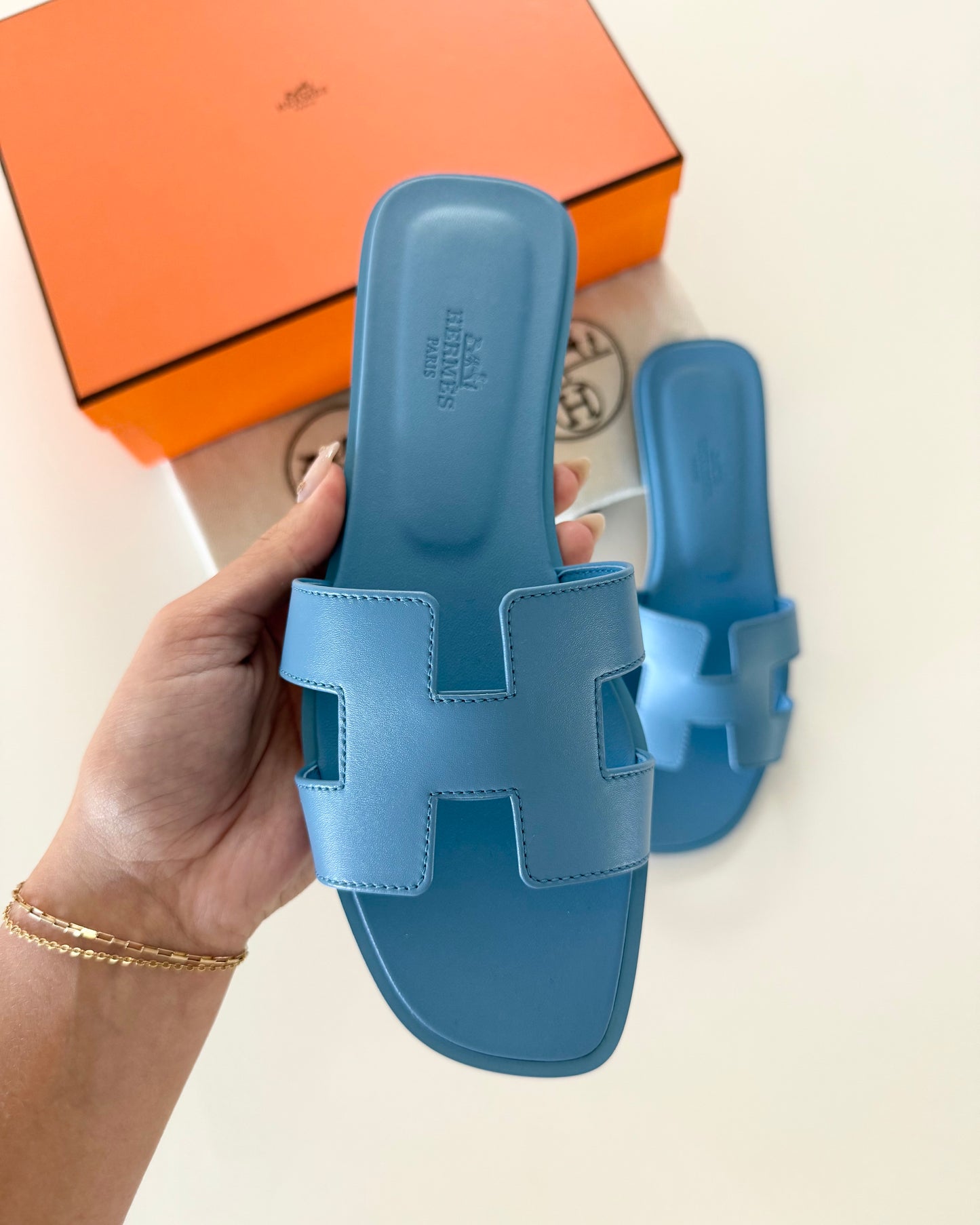 Hermes Bleu Leather Oran Size 37.5