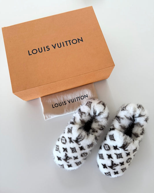 Louis Vuitton Mink Slippers Size 37