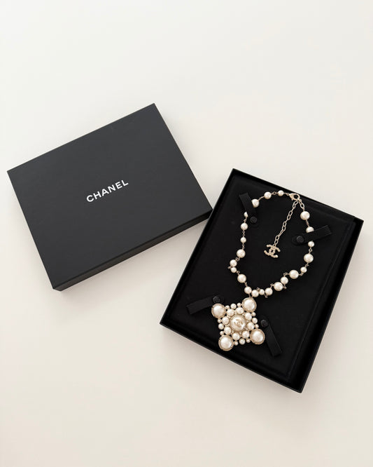 Chanel RARE Gold Metal Glass Pearl Medallion Necklace