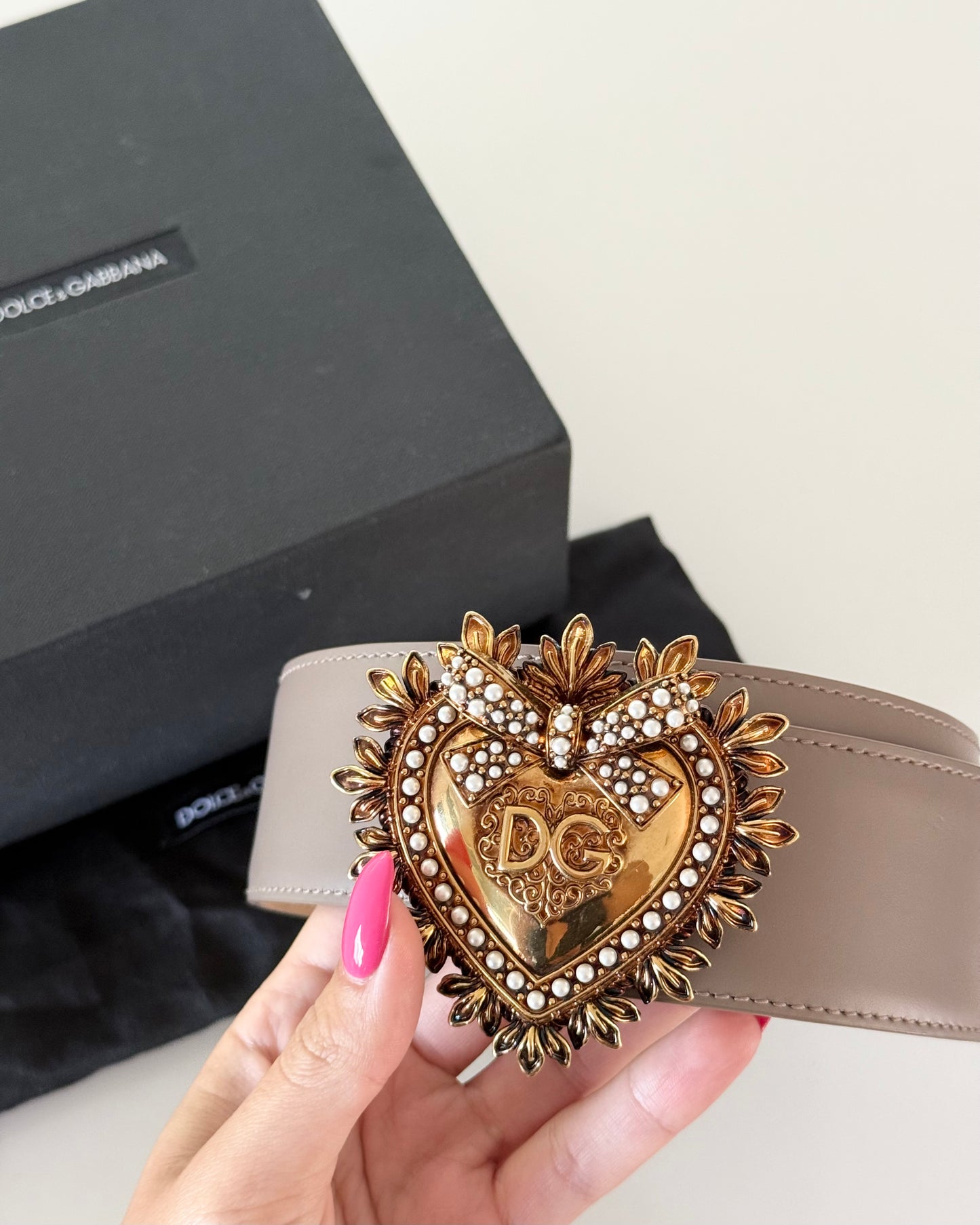Dolce and Gabbana Nude and Rose Gold Heart Devotion Belt Size 75