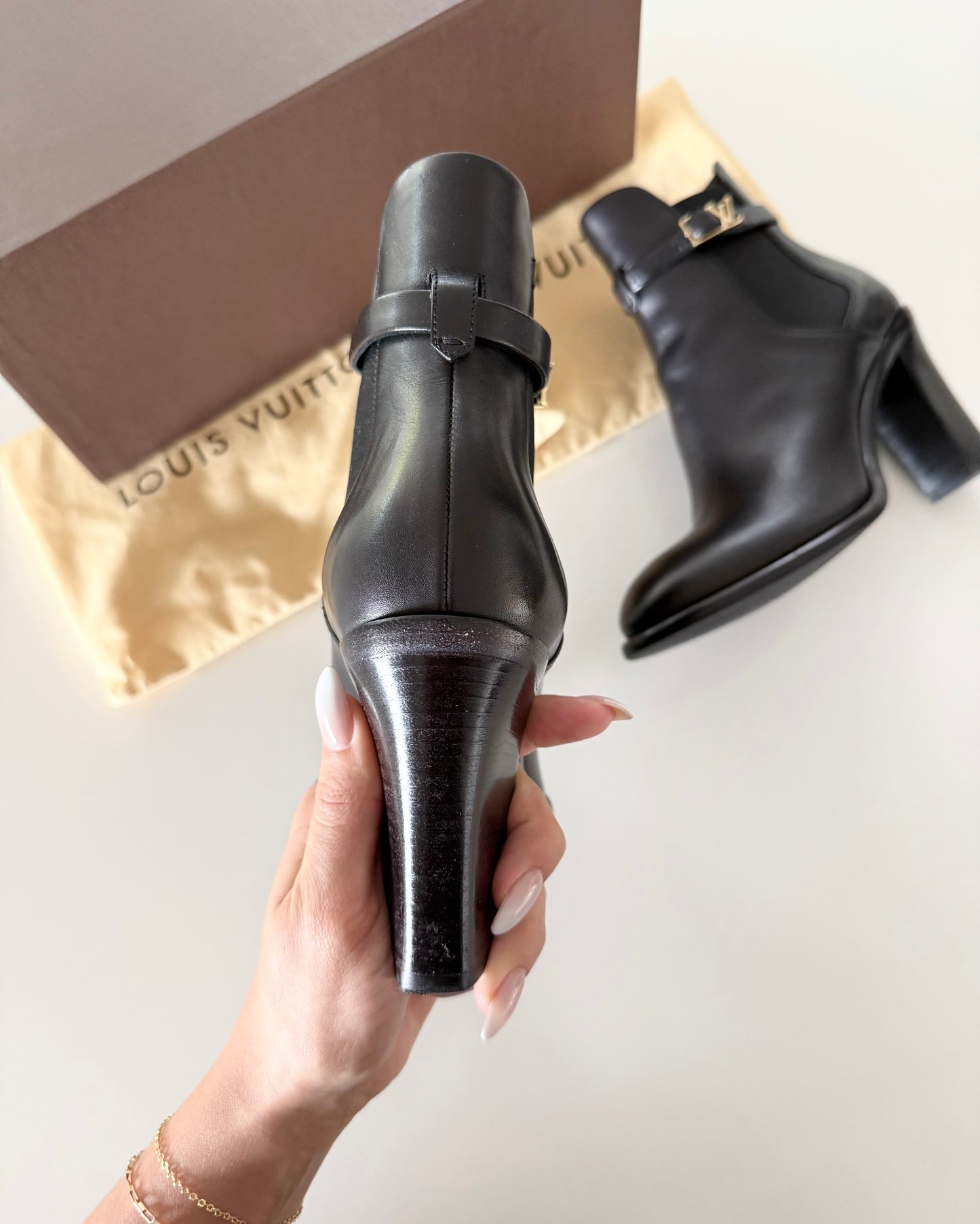 Louis Vuitton Black Leather Heeled Boots Size 38.5