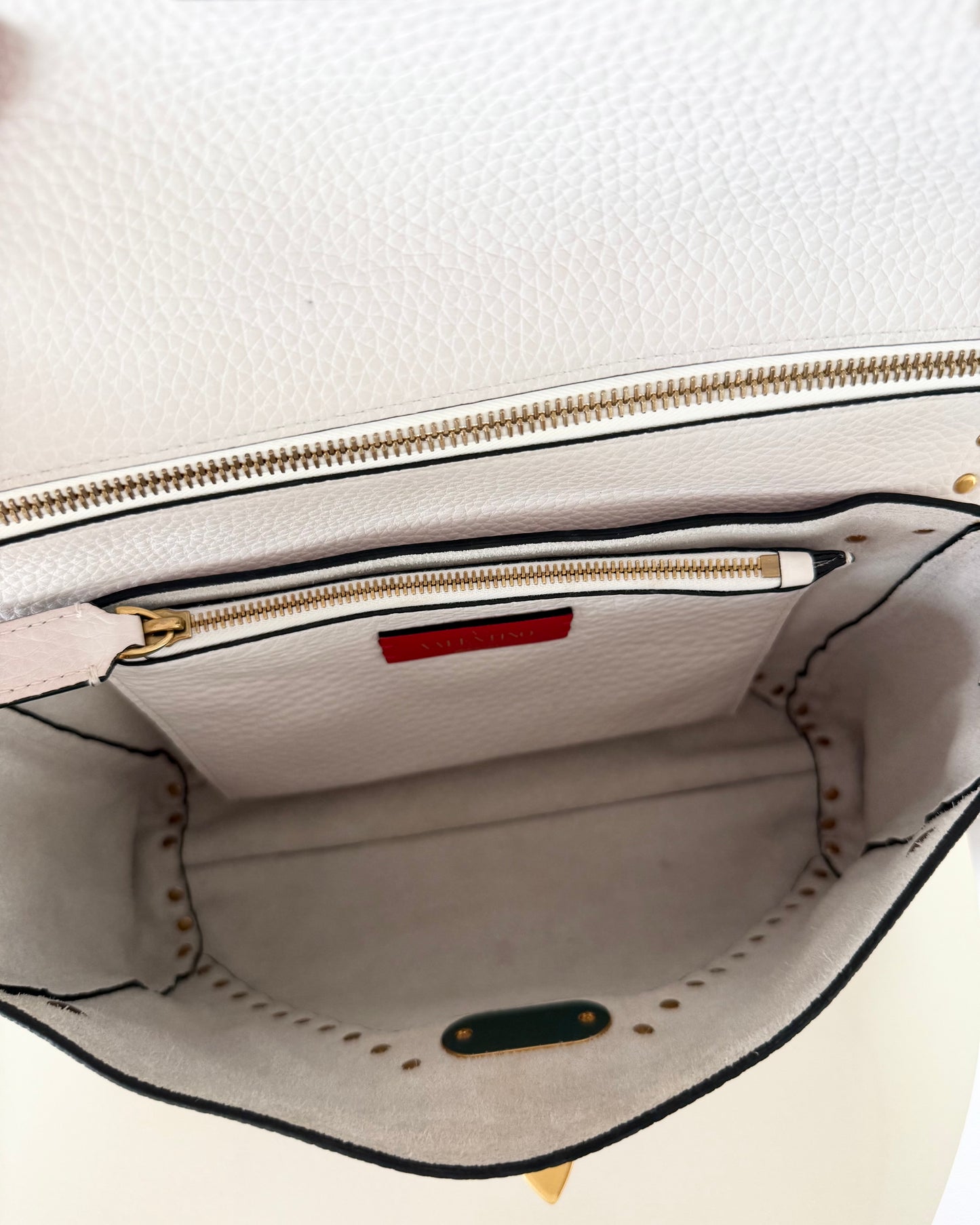 Valentino White Grainy Leather Rockstud Hype Bag