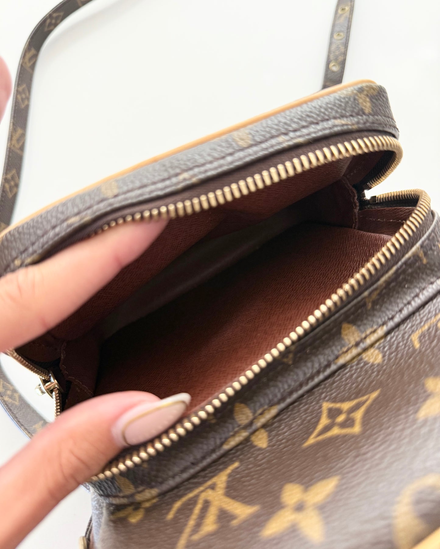 Louis Vuitton Vintage Monogram Amazone Camera bag