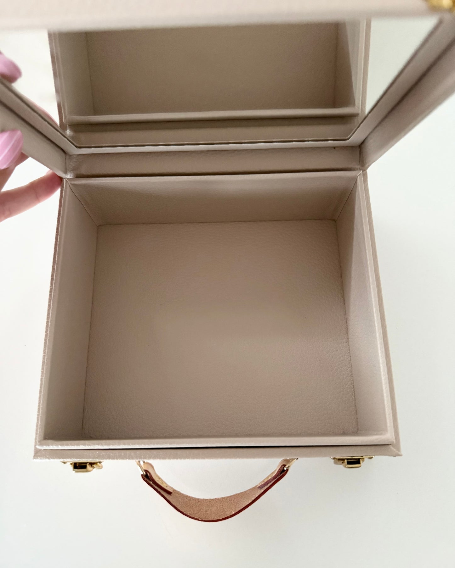 Louis Vuitton Monogram Boite Pharmacie Trunk