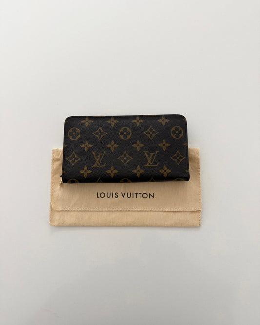 Louis Vuitton Vintage Monogram Porte Monnaie Zippy Wallet from 2004